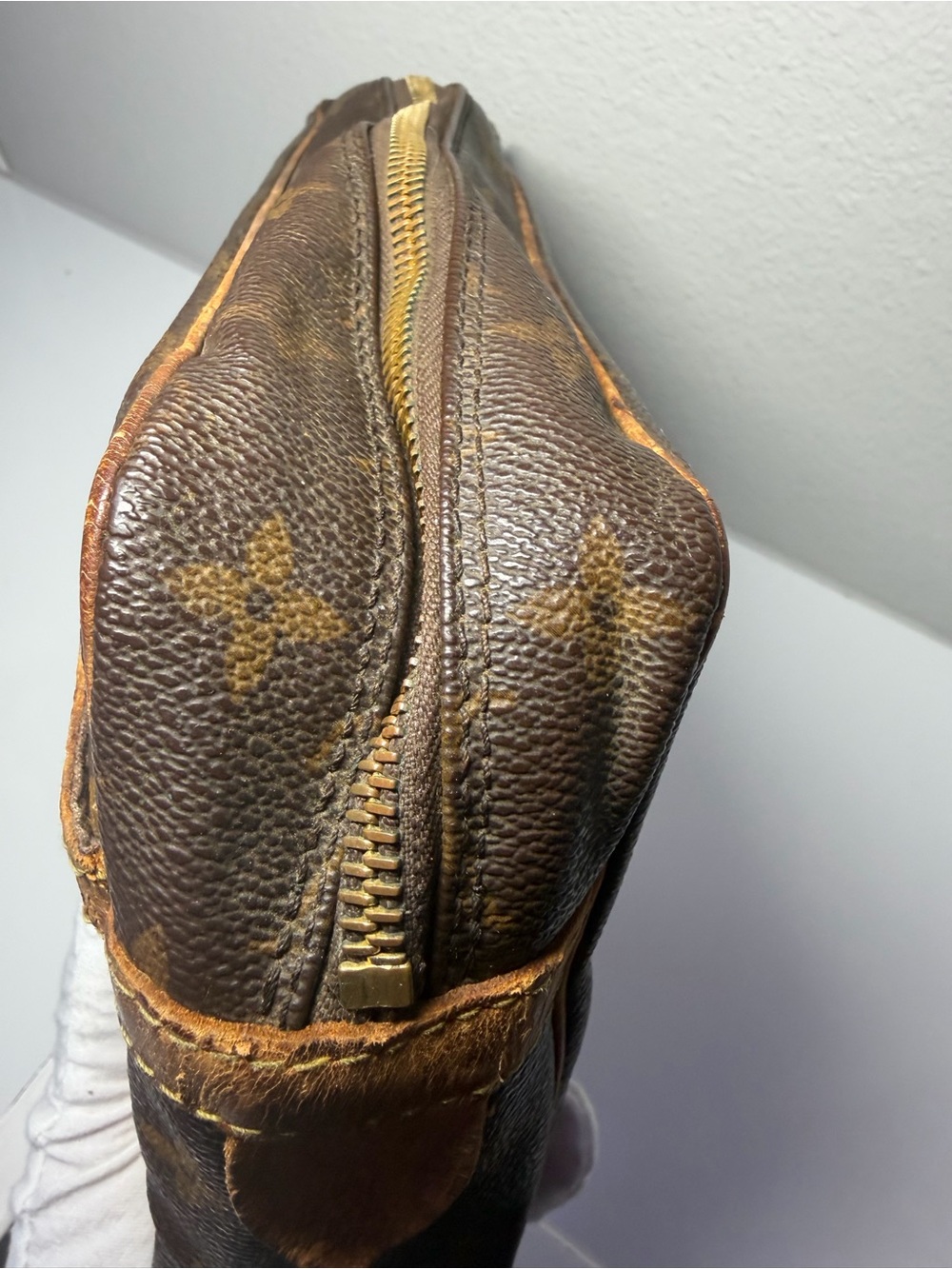 VINTAGE Louis Vuitton Monogram Canvas Clutch in Brown and Tan - Picture 16 of 16